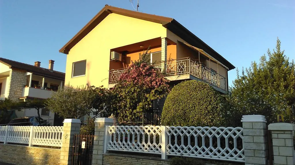 Apartment Cinzia Пула